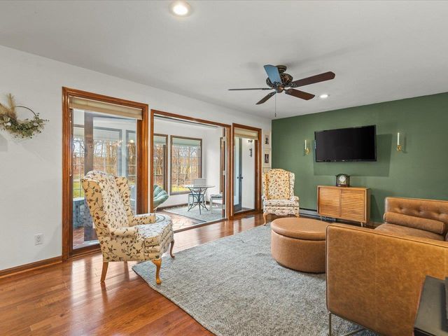 6800 W Thornapple Drive, Janesville, WI 53548