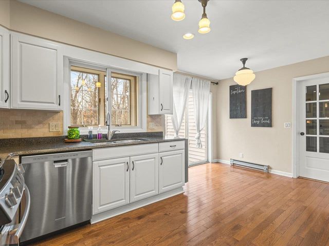 6800 W Thornapple Drive, Janesville, WI 53548