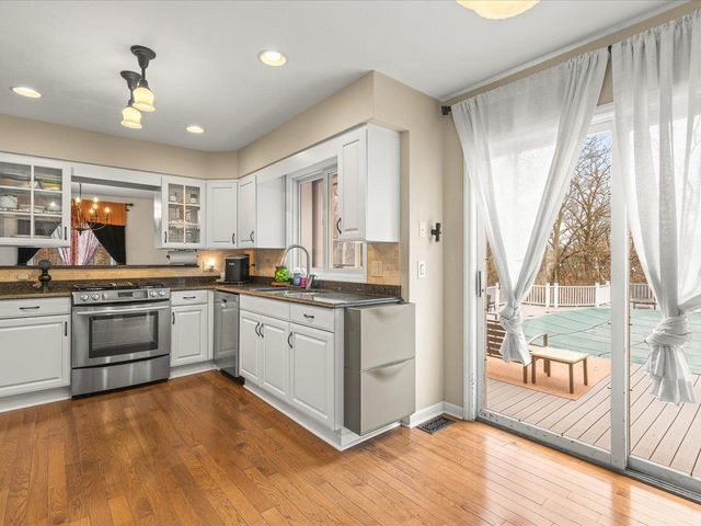 6800 W Thornapple Drive, Janesville, WI 53548