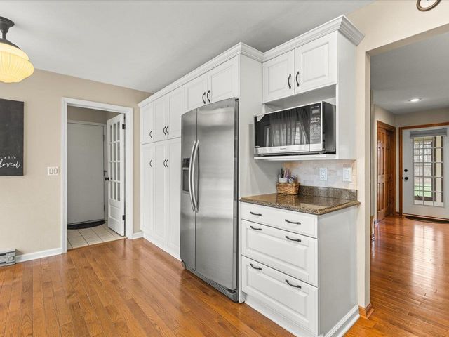 6800 W Thornapple Drive, Janesville, WI 53548