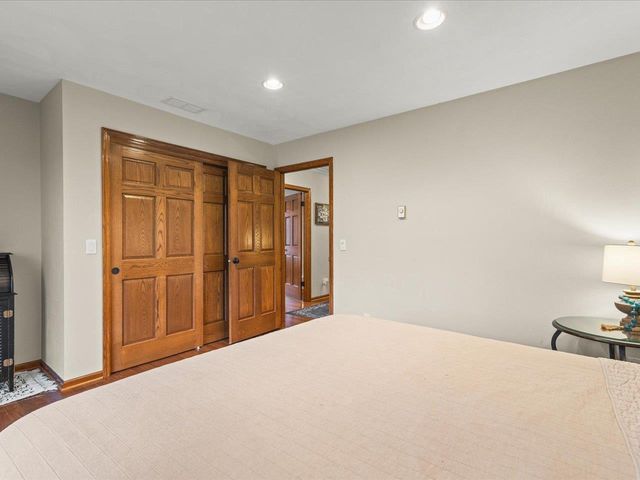 6800 W Thornapple Drive, Janesville, WI 53548