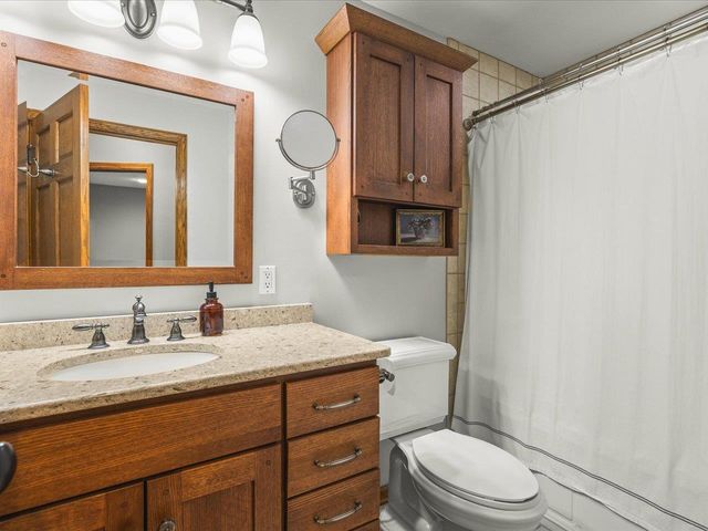 6800 W Thornapple Drive, Janesville, WI 53548