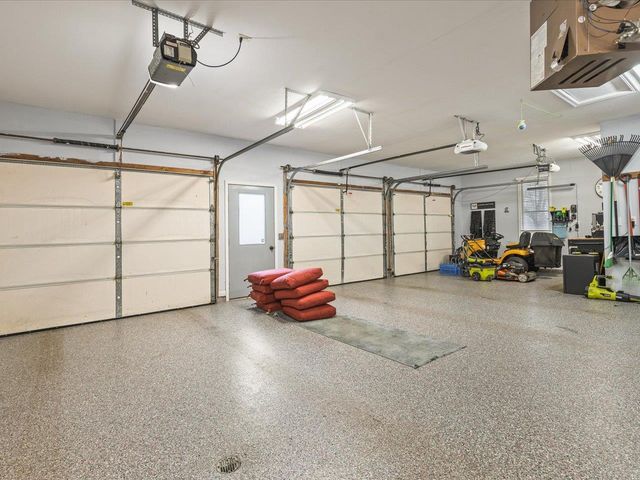 6800 W Thornapple Drive, Janesville, WI 53548