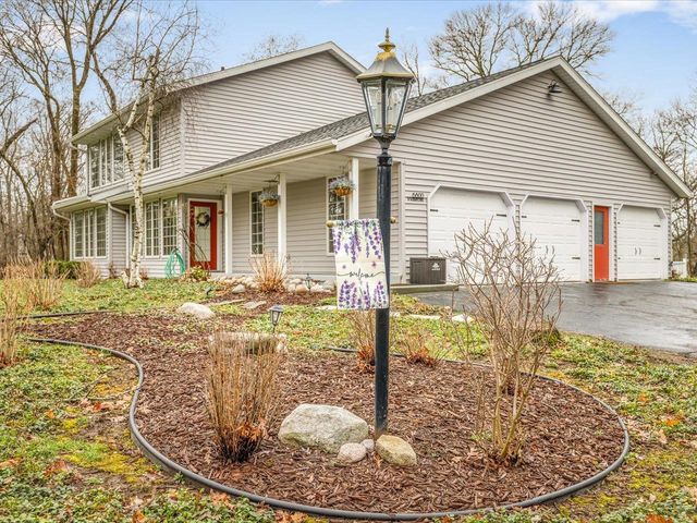 6800 W Thornapple Drive, Janesville, WI 53548