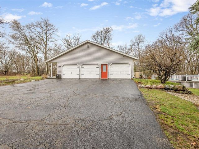 6800 W Thornapple Drive, Janesville, WI 53548