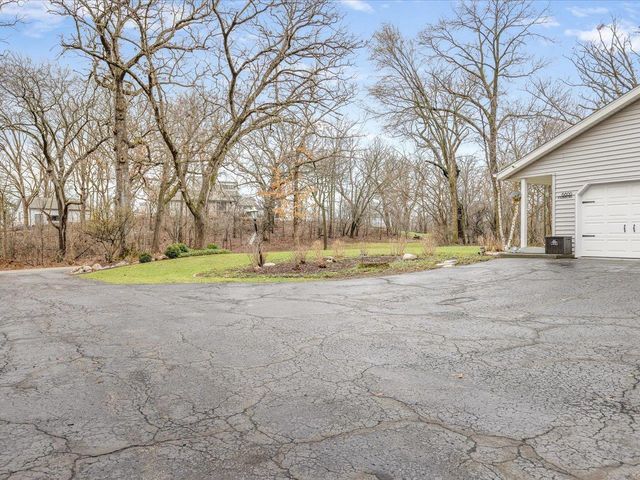 6800 W Thornapple Drive, Janesville, WI 53548