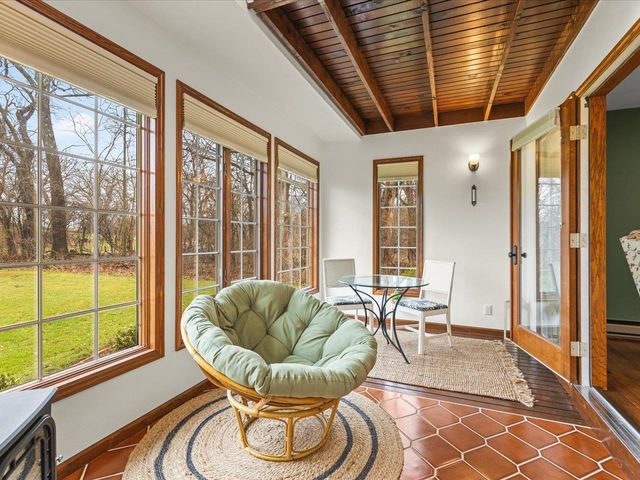 6800 W Thornapple Drive, Janesville, WI 53548