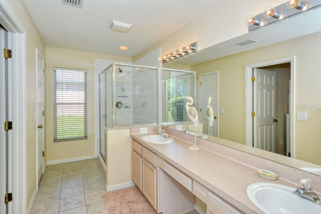 Image 28 of property listing at 4509 CABBAGE KEY TERRACE, Bradenton, FL 34203