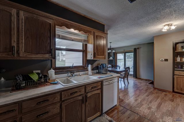 3023 TOMAHAWK DR, Rapid City, SD 57702