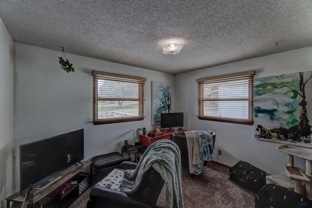 3023 TOMAHAWK DR, Rapid City, SD 57702
