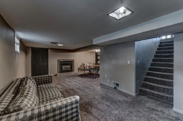 3023 TOMAHAWK DR, Rapid City, SD 57702