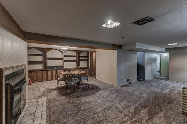 3023 TOMAHAWK DR, Rapid City, SD 57702