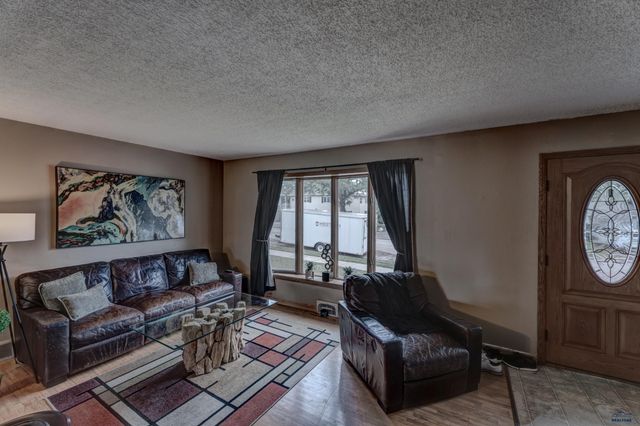 3023 TOMAHAWK DR, Rapid City, SD 57702