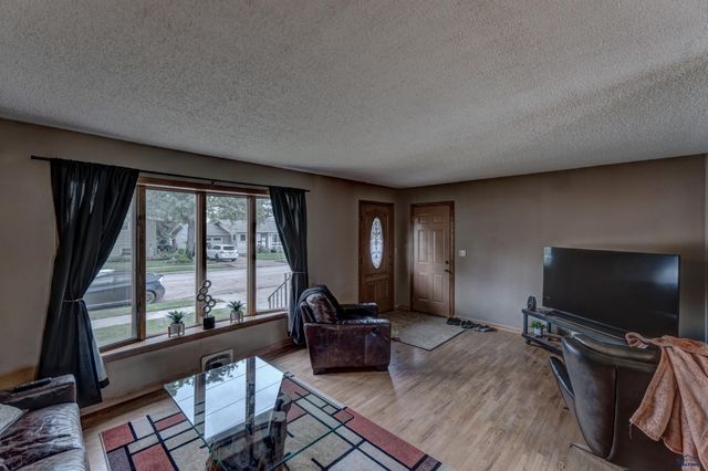 3023 TOMAHAWK DR, Rapid City, SD 57702