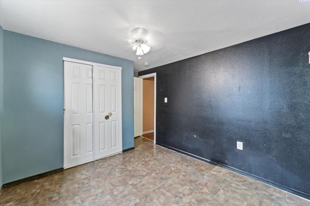 837 S Hawthorne, Kennewick, WA 99336