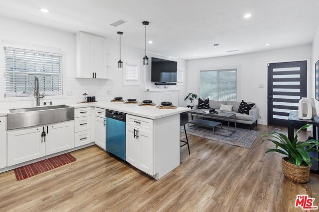 1929 W 65th Place, Los Angeles, CA 90047