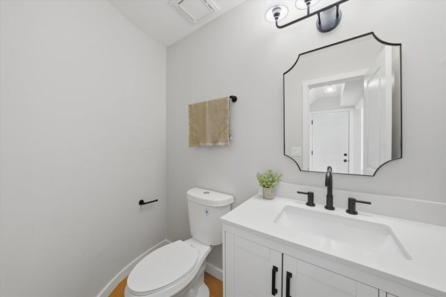 6S656 Avon Court, Naperville, IL 60540