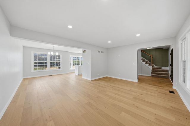 6S656 Avon Court, Naperville, IL 60540