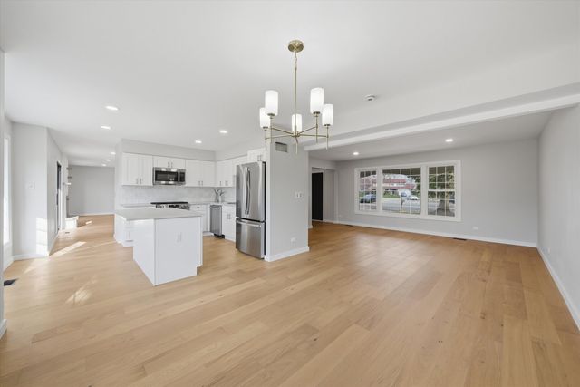 6S656 Avon Court, Naperville, IL 60540