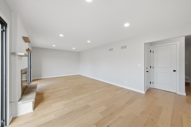 6S656 Avon Court, Naperville, IL 60540