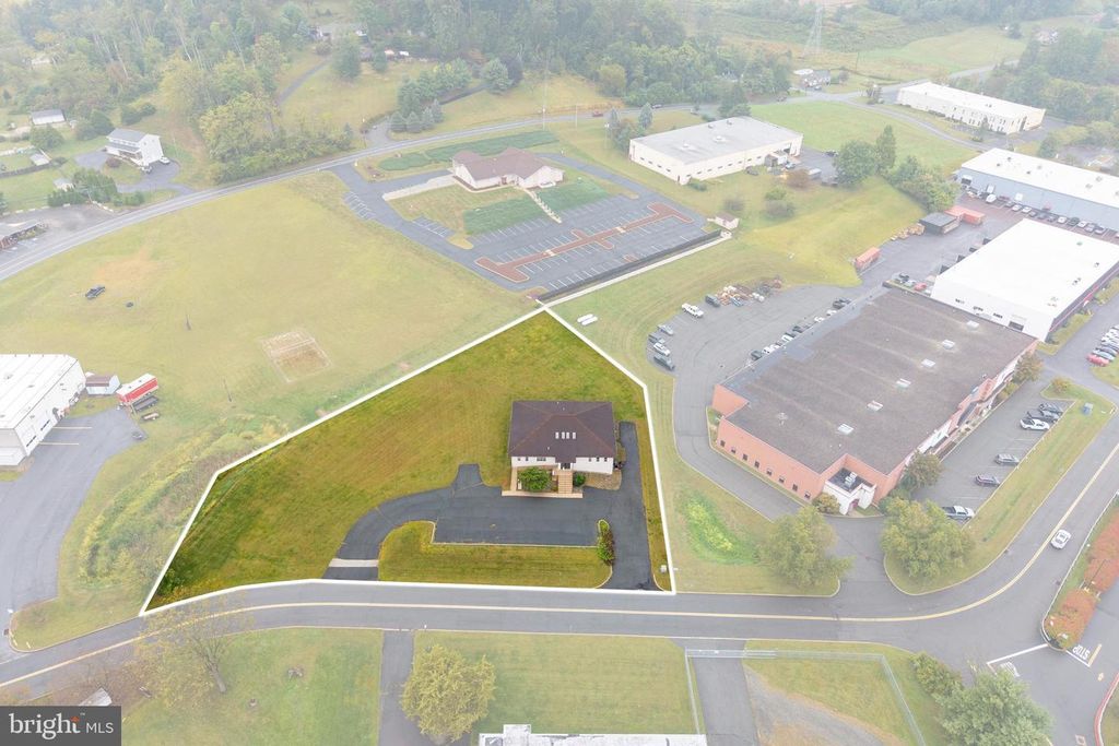 9 ROWELL RD, Boyertown, PA 19512