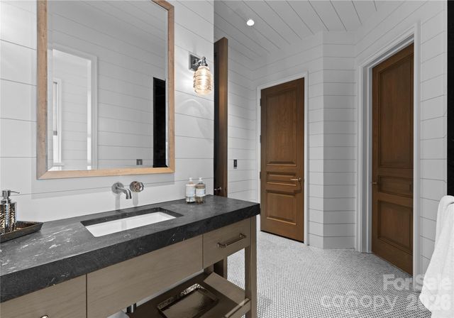 19125 Peninsula Point Drive, Cornelius, NC 28031