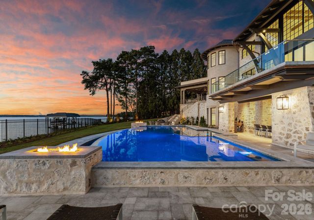 19125 Peninsula Point Drive, Cornelius, NC 28031