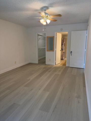 4147 NW 90th Avenue 204, Coral Springs, FL 33065