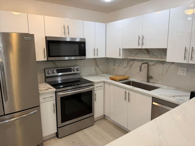 4147 NW 90th Avenue 204, Coral Springs, FL 33065