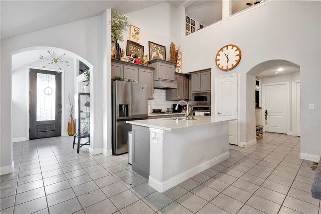 1129 Snowy Owl Drive, Alvarado, TX 76009