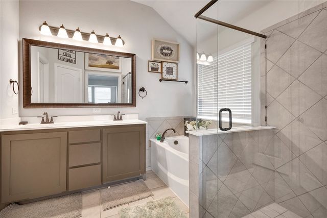 1129 Snowy Owl Drive, Alvarado, TX 76009