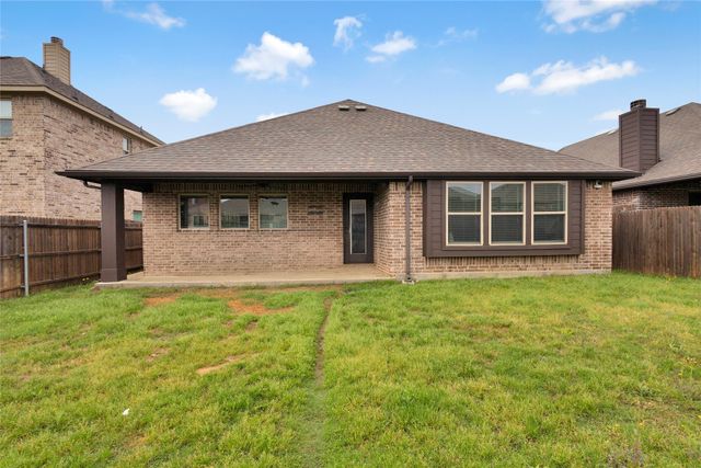 1129 Snowy Owl Drive, Alvarado, TX 76009