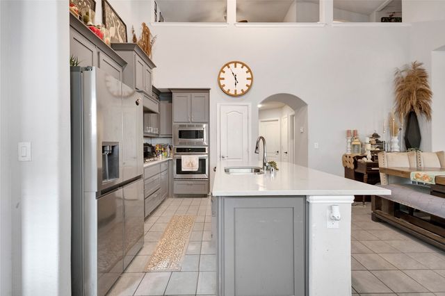 1129 Snowy Owl Drive, Alvarado, TX 76009