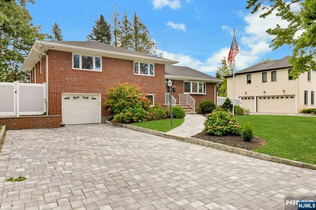 11 Raymond Street, Englewood Cliffs, NJ 07632