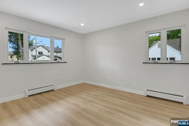 11 Raymond Street, Englewood Cliffs, NJ 07632
