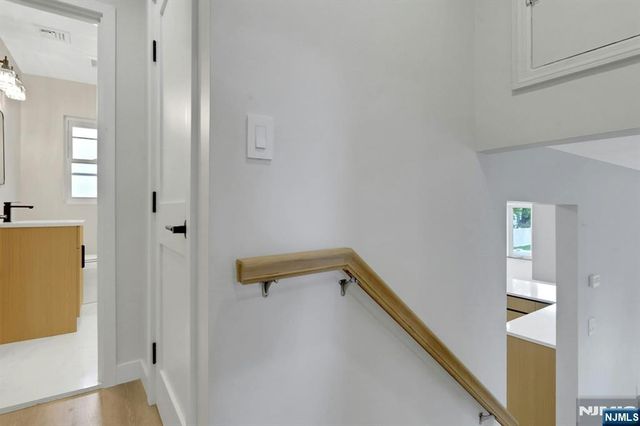 11 Raymond Street, Englewood Cliffs, NJ 07632