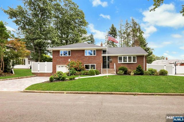 11 Raymond Street, Englewood Cliffs, NJ 07632
