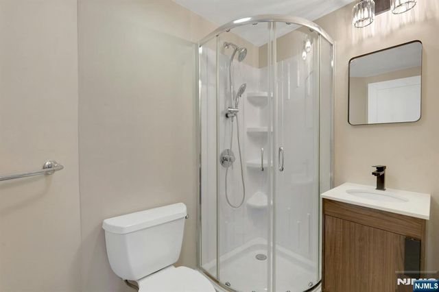 11 Raymond Street, Englewood Cliffs, NJ 07632