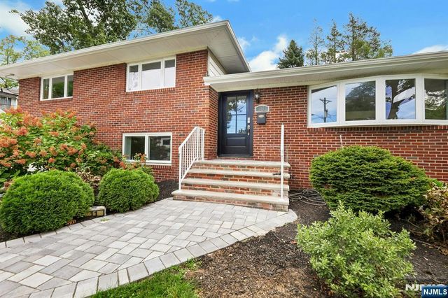 11 Raymond Street, Englewood Cliffs, NJ 07632