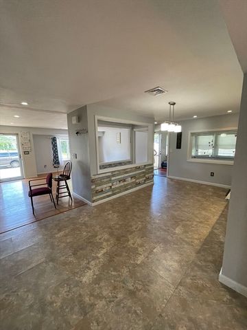 55 Barbara Ave, Auburn, MA 01501
