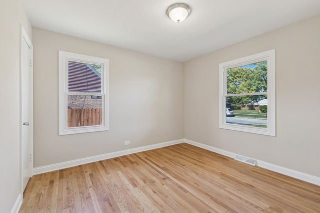 7705 Columbia Drive, Bridgeview, IL 60455