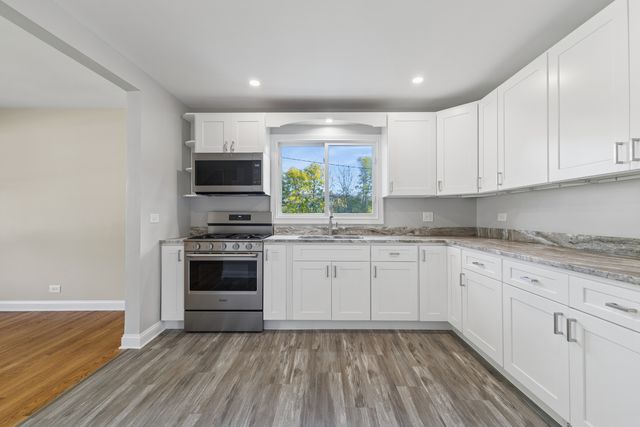 7705 Columbia Drive, Bridgeview, IL 60455