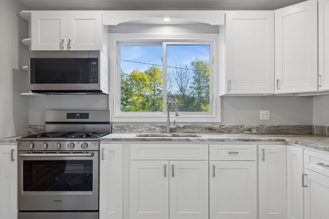 7705 Columbia Drive, Bridgeview, IL 60455