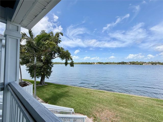 5117 SALMON DRIVE SE D, St Petersburg, FL 33705