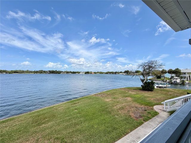 5117 SALMON DRIVE SE D, St Petersburg, FL 33705