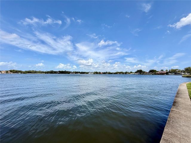 5117 SALMON DRIVE SE D, St Petersburg, FL 33705