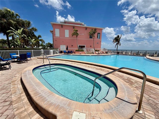 5117 SALMON DRIVE SE D, St Petersburg, FL 33705