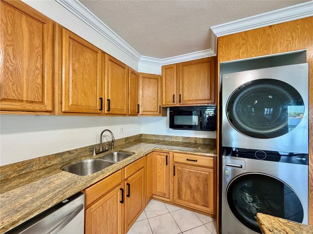 5117 SALMON DRIVE SE D, St Petersburg, FL 33705