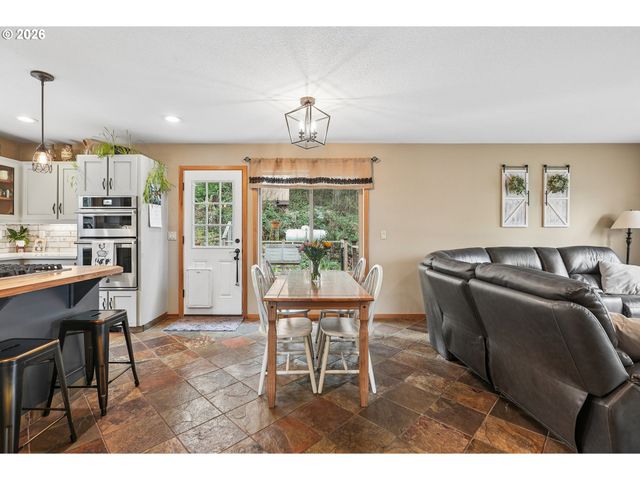 16490 S BRADLEY Rd, Oregon City, OR 97045