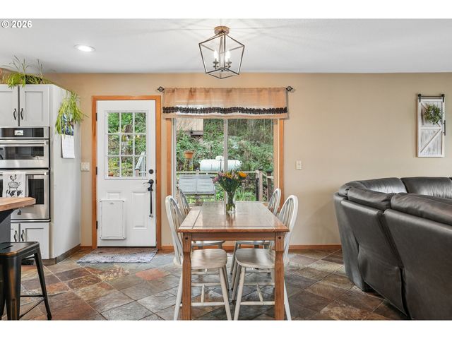 16490 S BRADLEY Rd, Oregon City, OR 97045